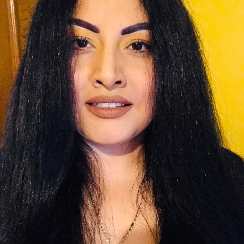Meet your Posher, Fatima